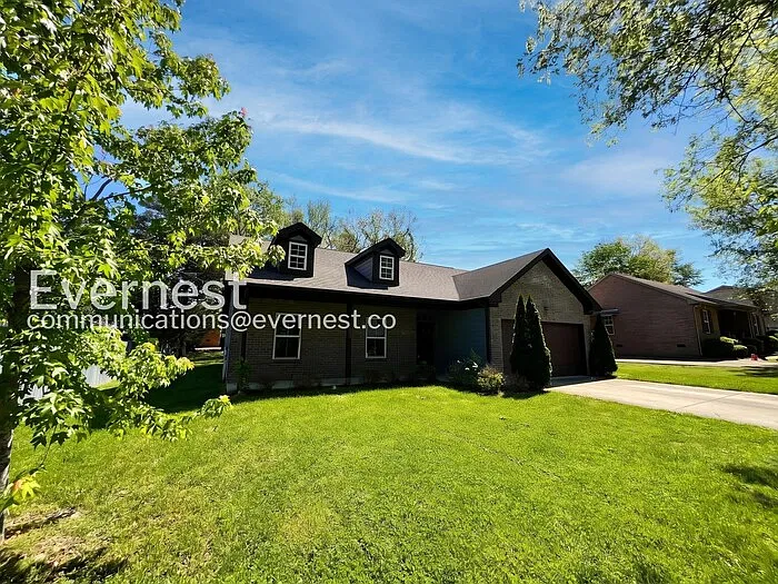 3 bed, 2.0 bath, 1650 sqft, $2,045 — Photo 2