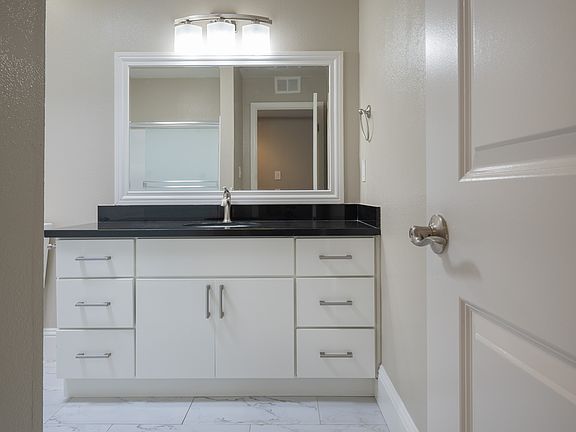 SFD #6 bath2
