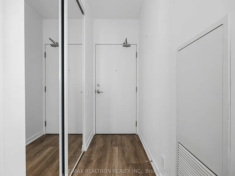 898 Portage Pkwy #903 — Photo 3