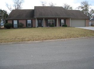 1438 Newbury Ln, Maryville, TN 37803