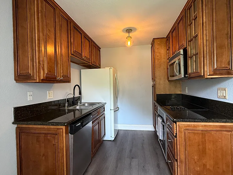 8581 Villa La Jolla Dr #A — Photo 11