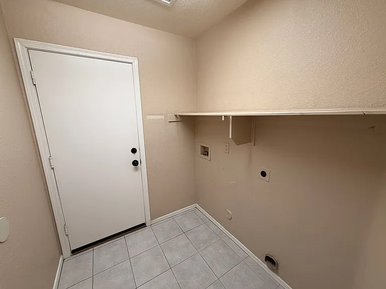 2471 W Hemlock Way — Photo 15