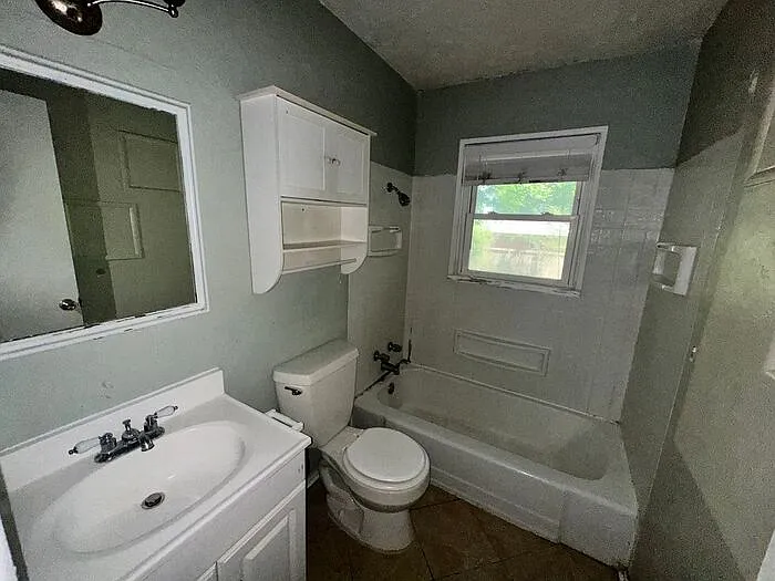 511 Manor Dr — Photo 12