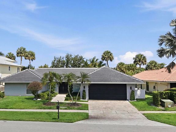 3rd image of 5854 Pinebrook Drive