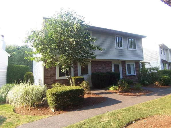 8 Apple Tree Hill Rd, Hopkinton, MA 01748