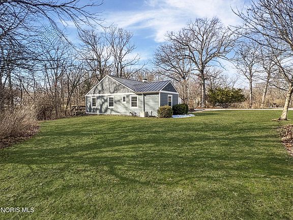 2nd image of 905 Corwin St