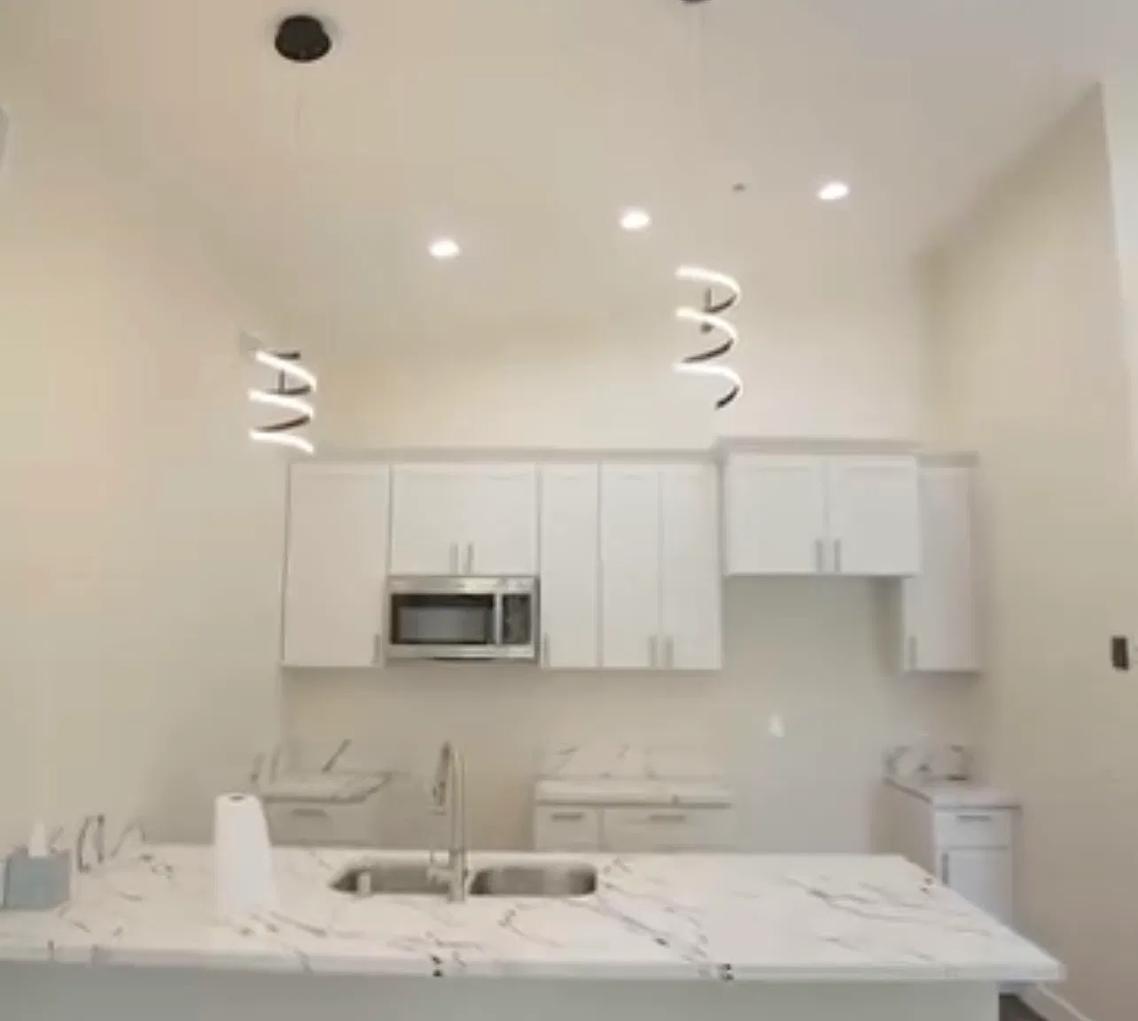 2 bed, 961 sqft, $2,950 — Photo 3