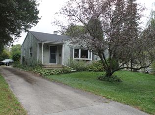 562 S Finley Rd, Lombard, IL 60148