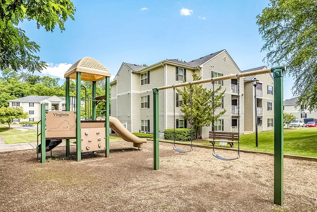 Autumn Wind Apartments — Photo 3