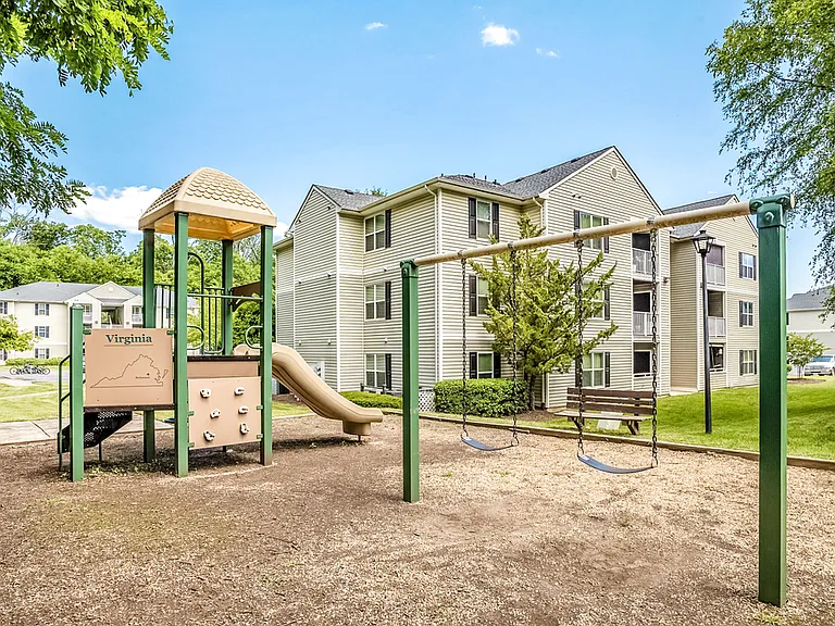 Autumn Wind Apartments — Photo 3