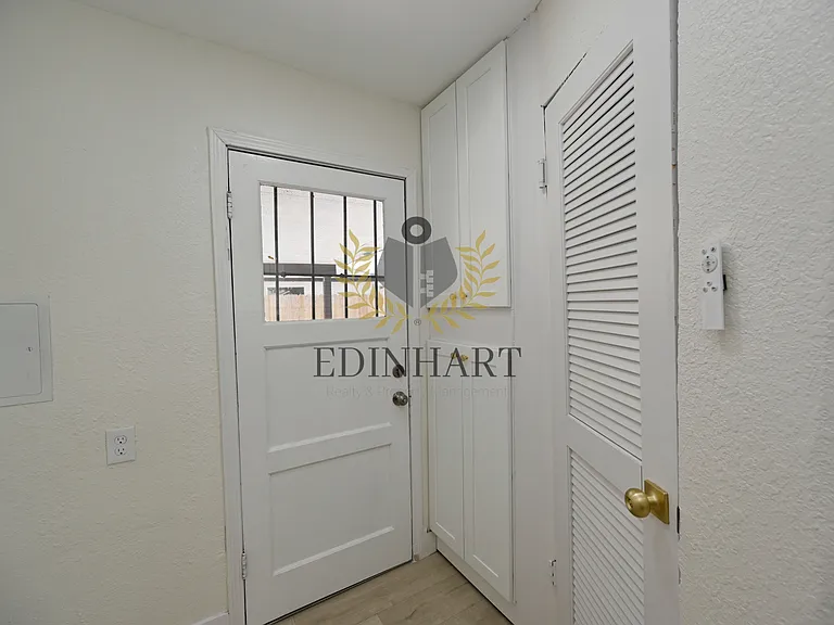 1584 N Carruth Ave — Photo 13