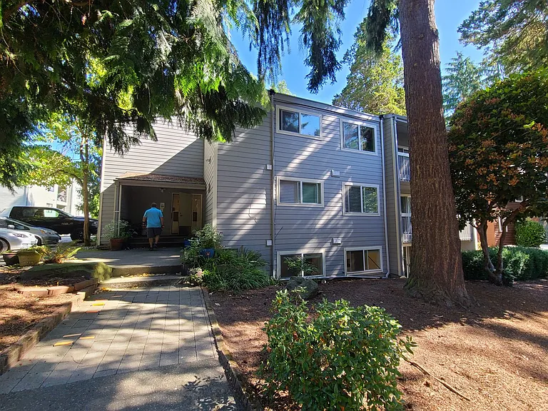 Twin Cedars Apartments — Photo 11