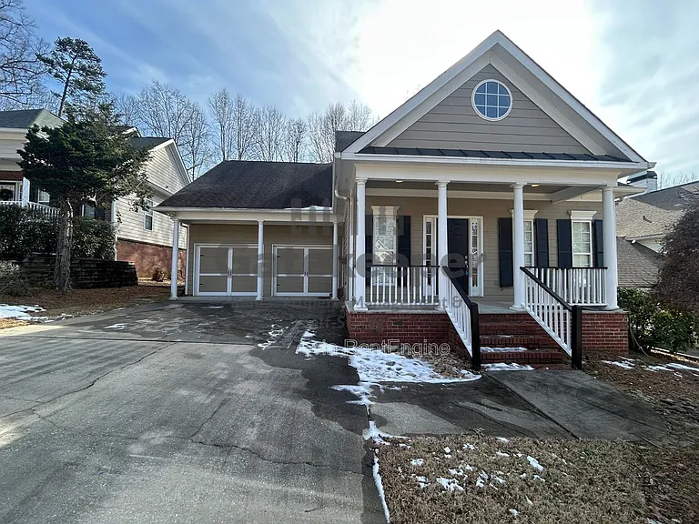 111 Hanbury Ln — Photo 2