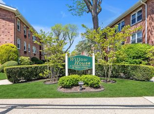 61 Maine Ave APT A14, Rockville Centre, NY
