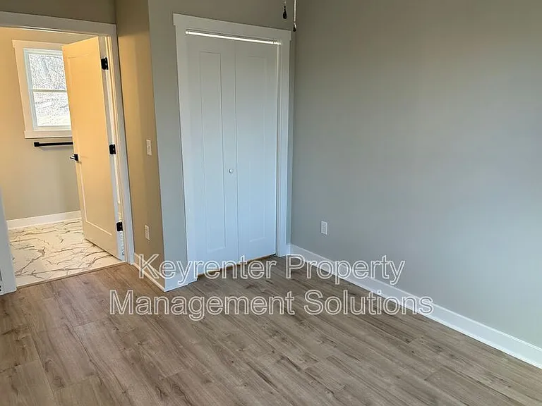 300 Fairview Ave #A — Photo 12