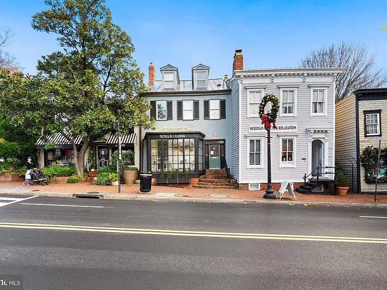 1675 Wisconsin Ave NW — Photo 2