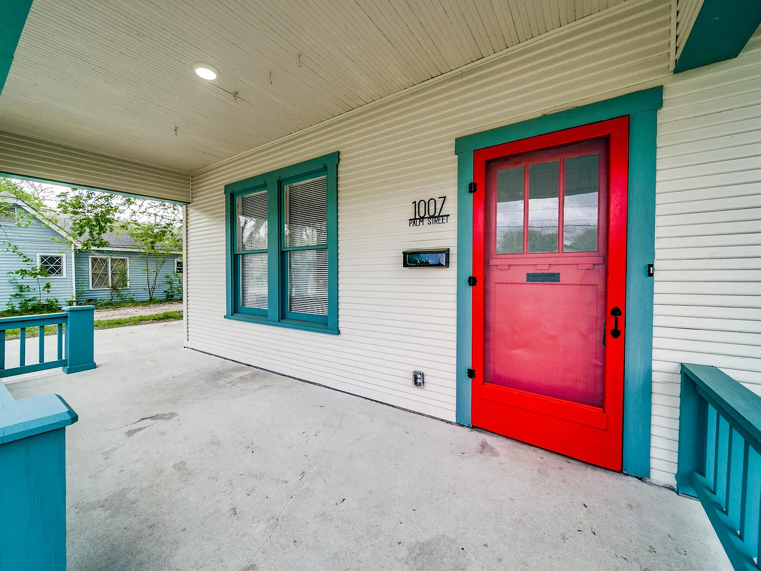 3 bed, 1210 sqft, $1,600 — Photo 2