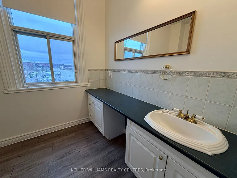 1 Simcoe St #C — Photo 11
