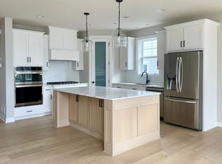 6433 Harvest Trl, Chaska, MN 55318