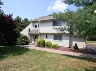 3 Kent Ct, Annandale, NJ 08801