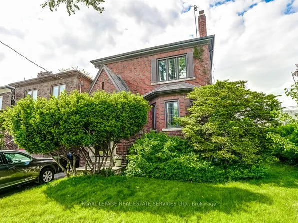 2 Larkin Ave, Toronto, ON M6S 1L8