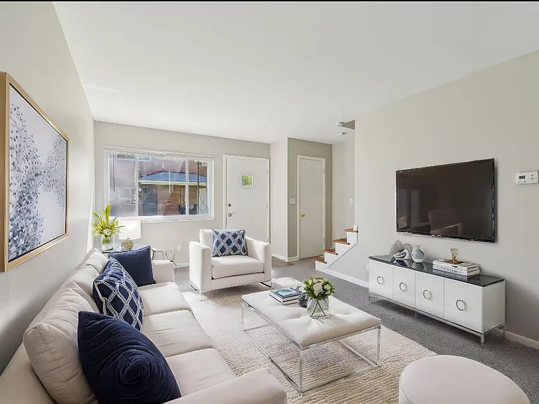 Worthington Court Townhomes — Photo 12