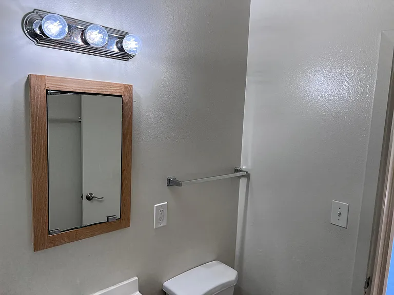 473 W Sunset Blvd — Photo 16