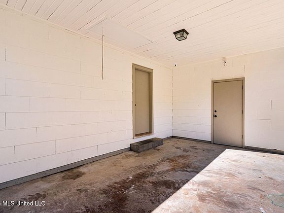 5th image of 1005 S Jackson Street Ext