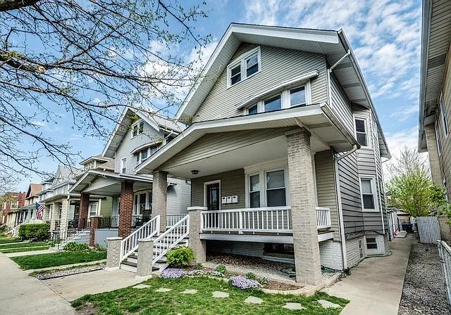 4126 W Newport Ave — Photo 2