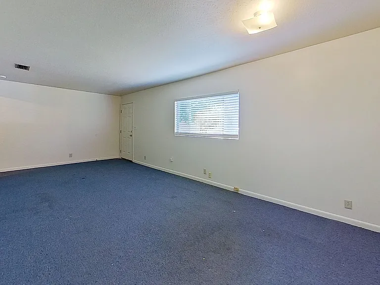 5709 Sue Ln — Photo 3