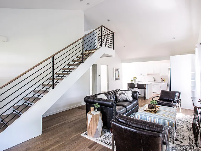 1308 Fatherland St — Photo 4