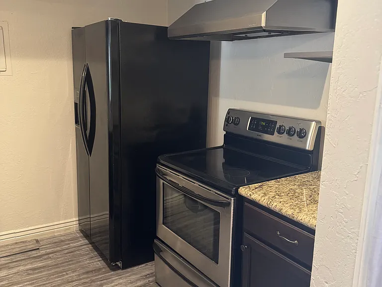 4240 N Longview Ave #2 — Photo 7