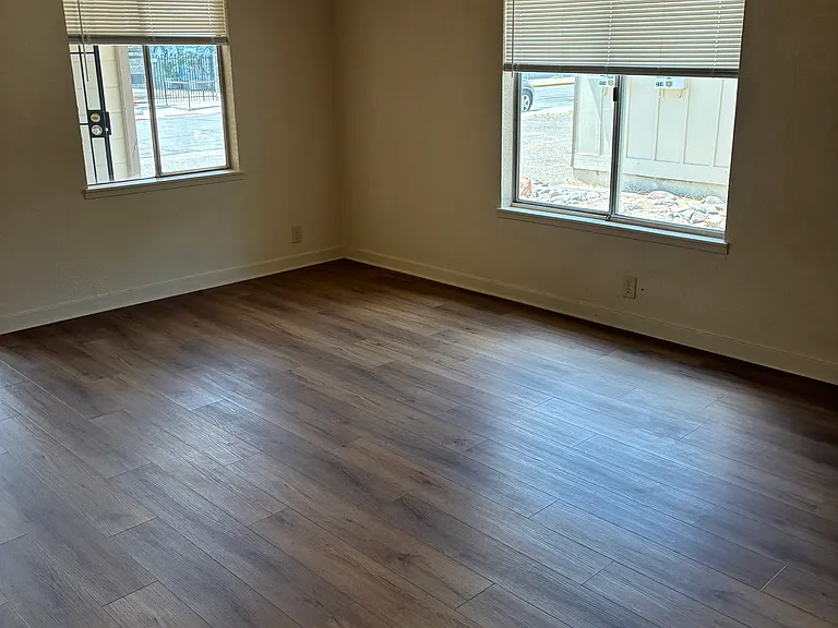 222 E Park St — Photo 17