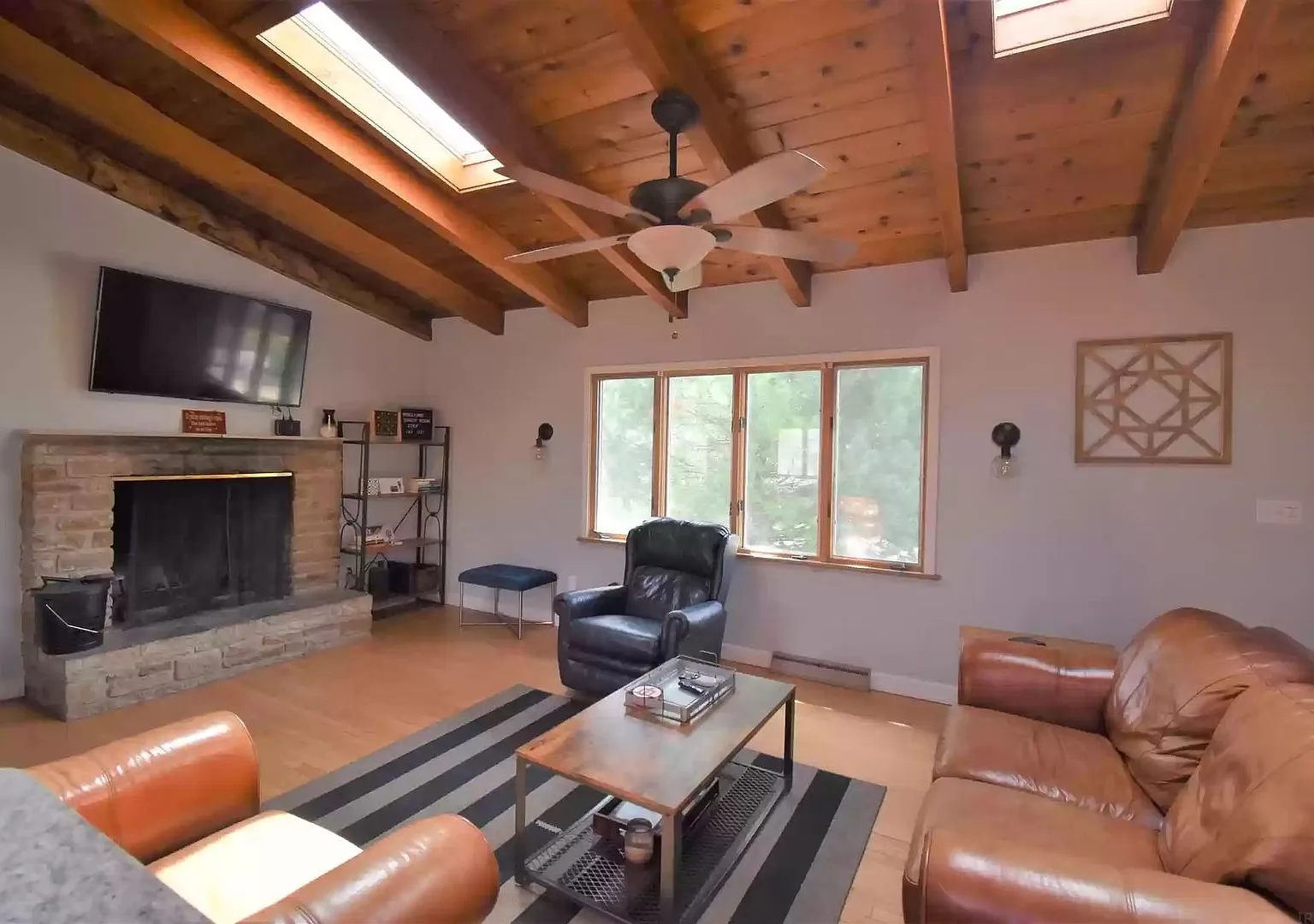 "Hoosier Daddy"- This fully furnished, turn-key, 6bd/2ba house — Photo 3