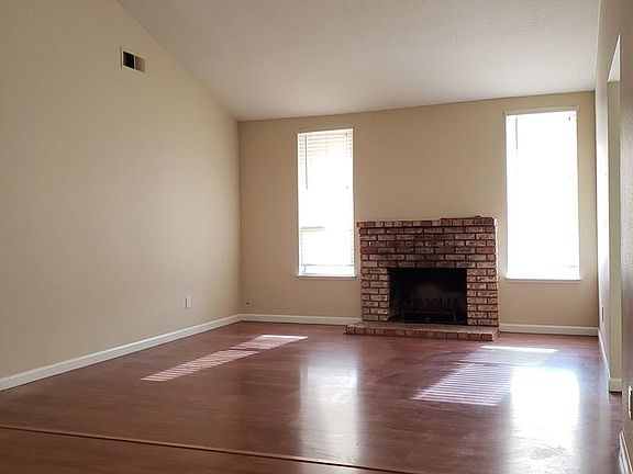 3rd image of 342 Old River Dr