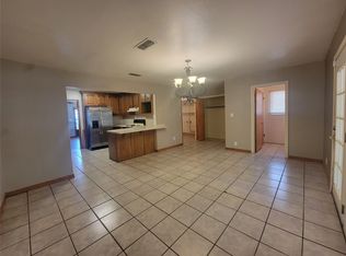 908 Turner St, Cleburne, TX 76033