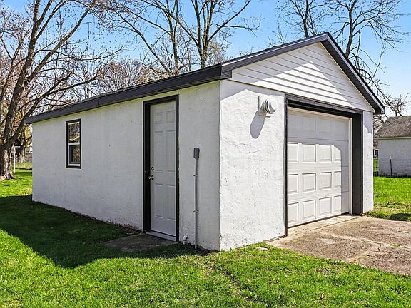 2nd image of 322 Shaffmaster Ave