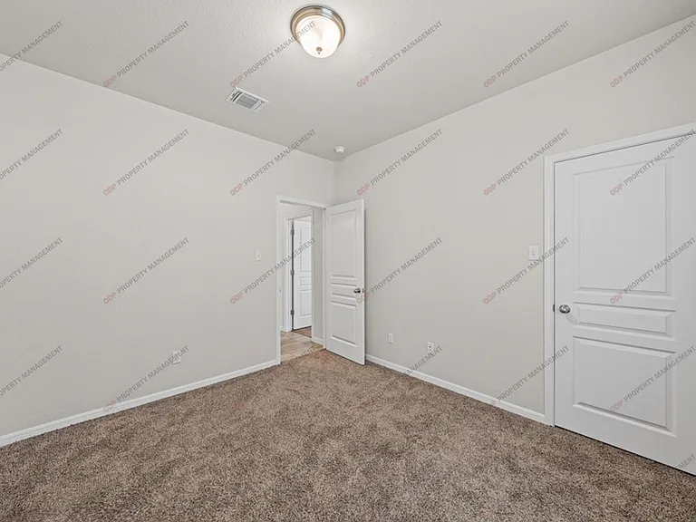 727 Cross Dr — Photo 9