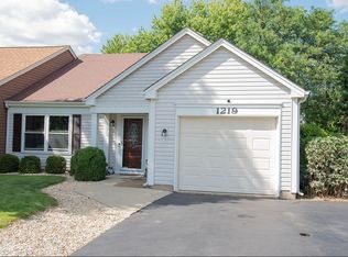 1219 Huntington Dr, Mundelein, IL 60060