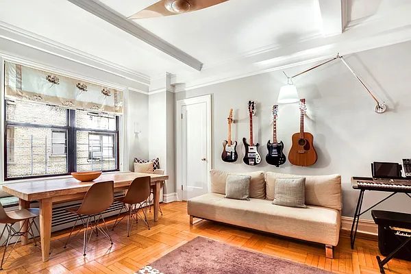 Sold by Compass | media 22