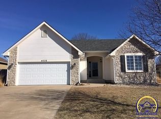 4236 SW Cambridge Ave, Topeka, KS 66610