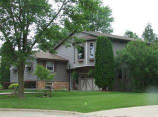 104 Nasinus Rd, Anamosa, IA 52205