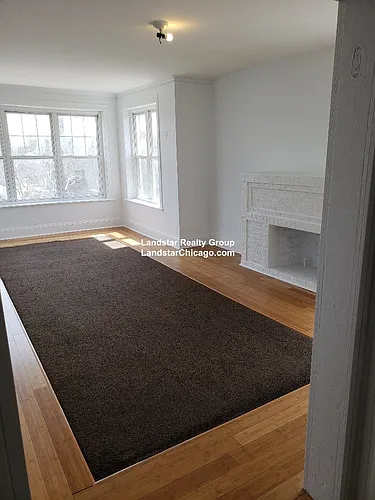 6300 N Oakley Ave Photo 1