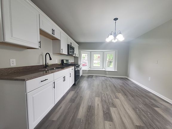 4th image of 202 S Mitchell St