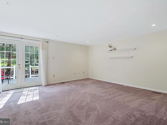 5th image of 1221 Seminole Dr