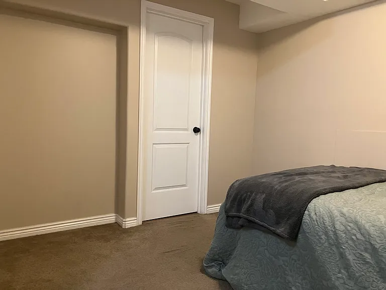 655 E Abbottsford Ln — Photo 9