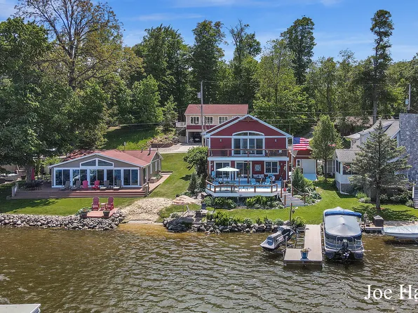 6765 Paradise Park Dr, Saranac, MI 48881