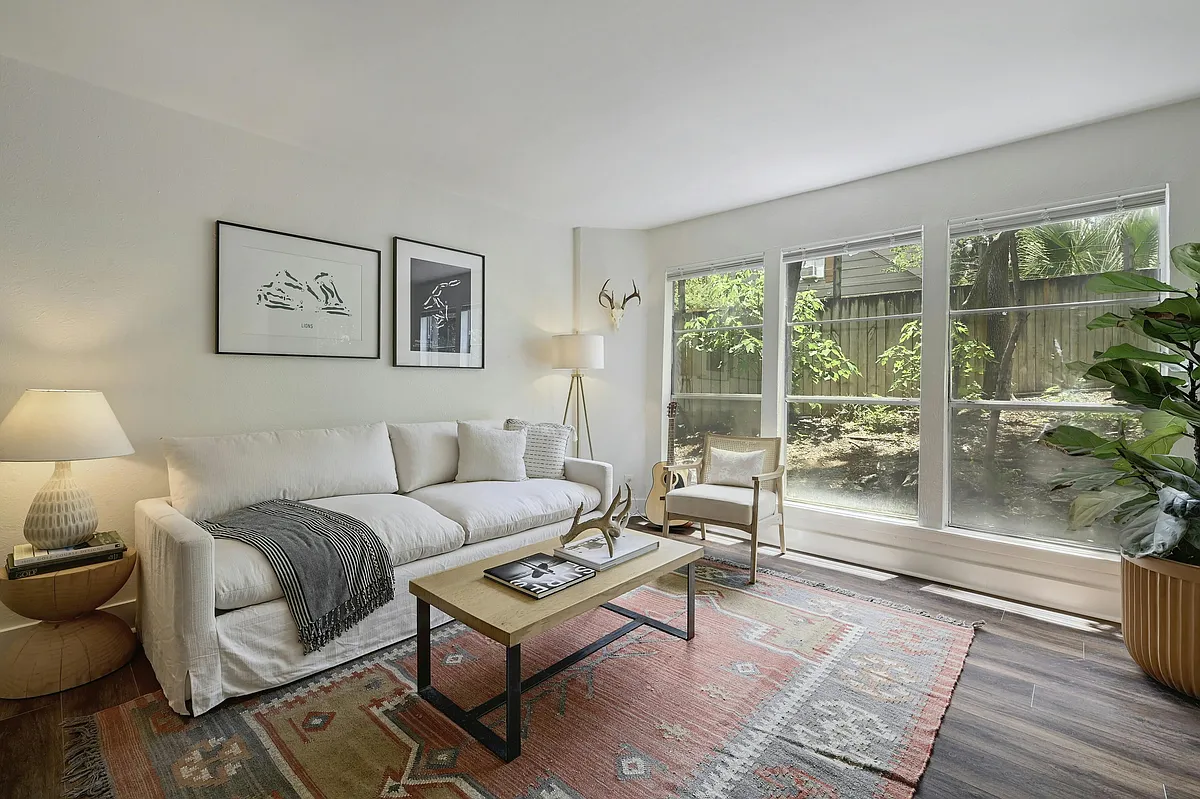 Fully remodeled - Oak Grove