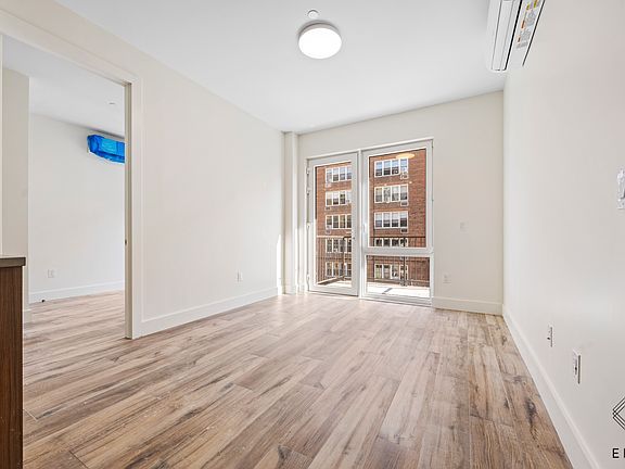 5th image of 151 Hawthorne St #2B