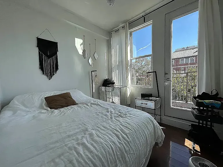 171 Suydam St #4R — Photo 7